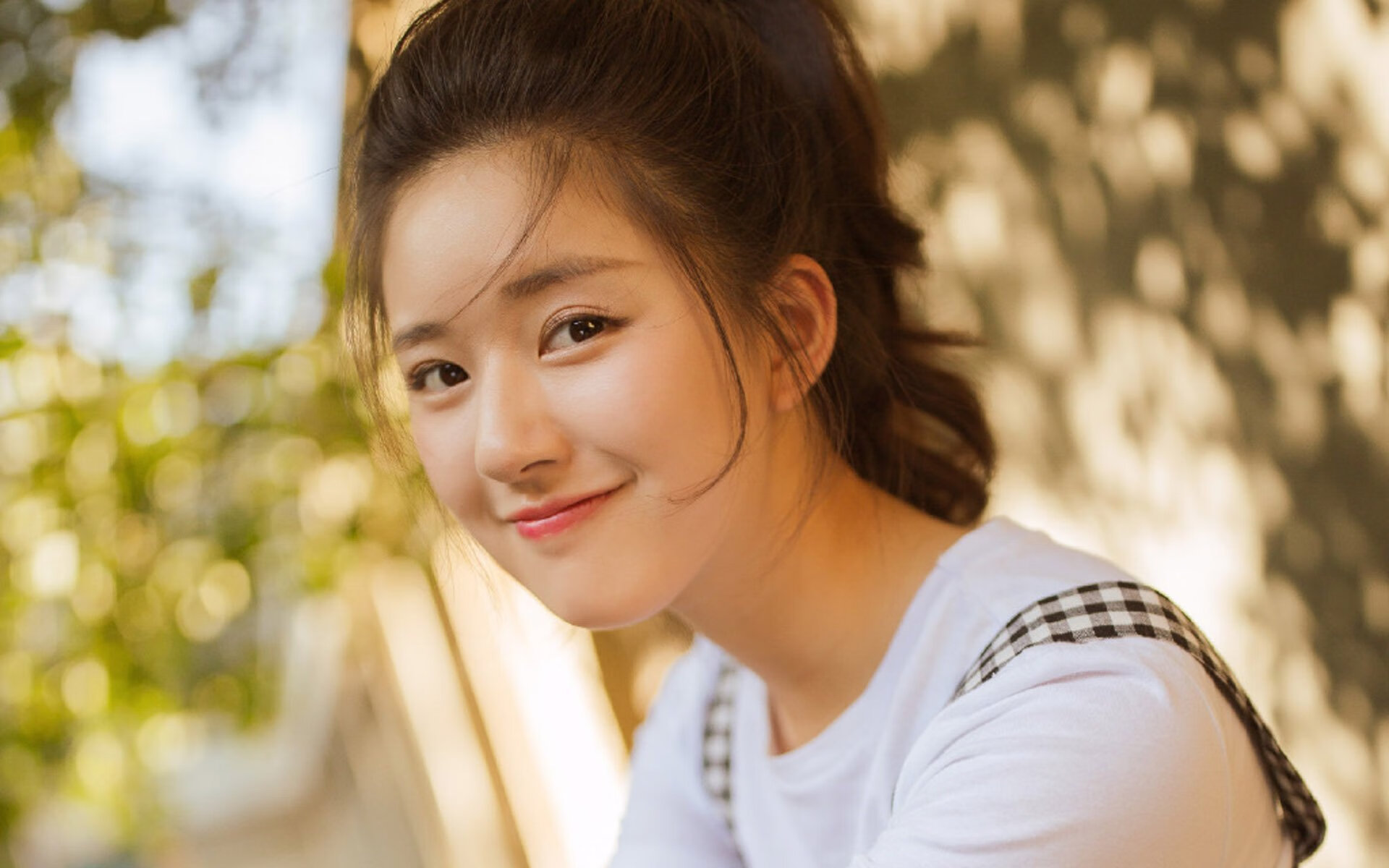 绿茵平行宇宙，当格子军团稳如磐石，亚洲之星点亮英超