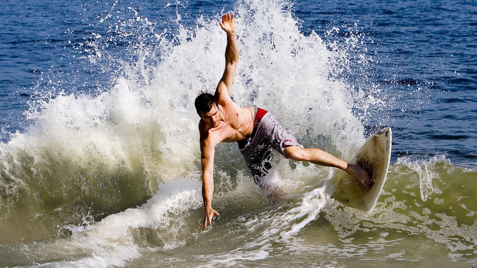 三分暴雨中的独行舞者，拉文数据轰炸一手导演猛龙崩盘记