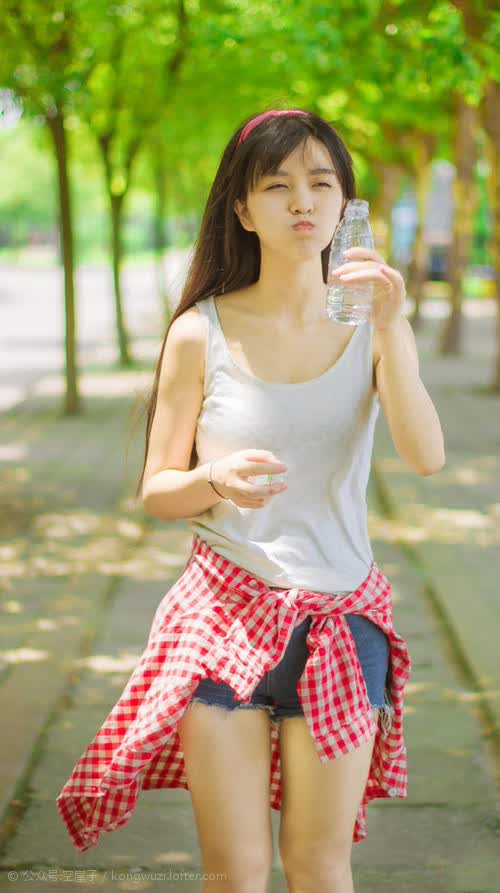这是一篇为你定制的文章，紧扣唯一性与关键词，结合了体育竞技的戏剧张力与地缘政治隐喻